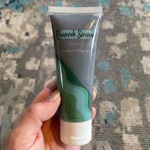 Hannah Sienna Essential Skincare - Purifying Charcoal Mask 3 Fl. Oz